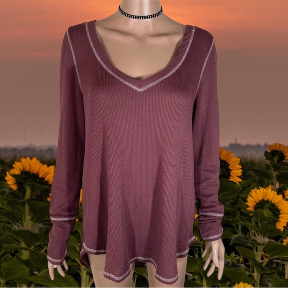 Tops - NWT BKE Sweater Top in Maroon / Mauve | Long Sleeve + V Neck